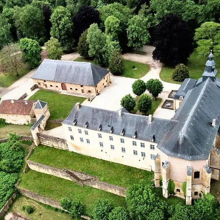 Holiday home Petite Maison Charmante A Avec Terrasse Et Jardin Cons-la-Grandville